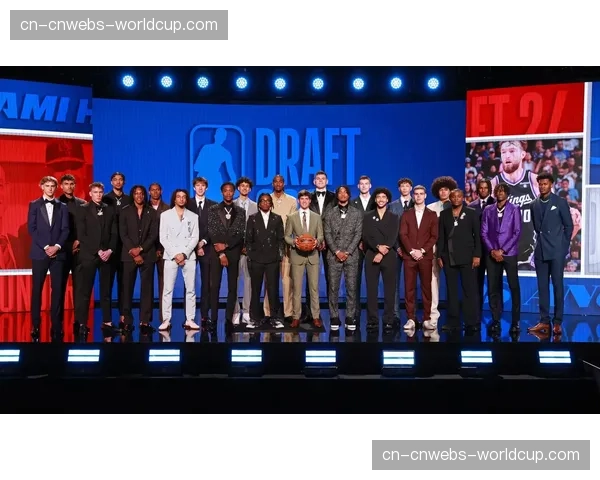 2025年NBA落选秀泰雷斯·马丁在发展联盟获年度最佳球员